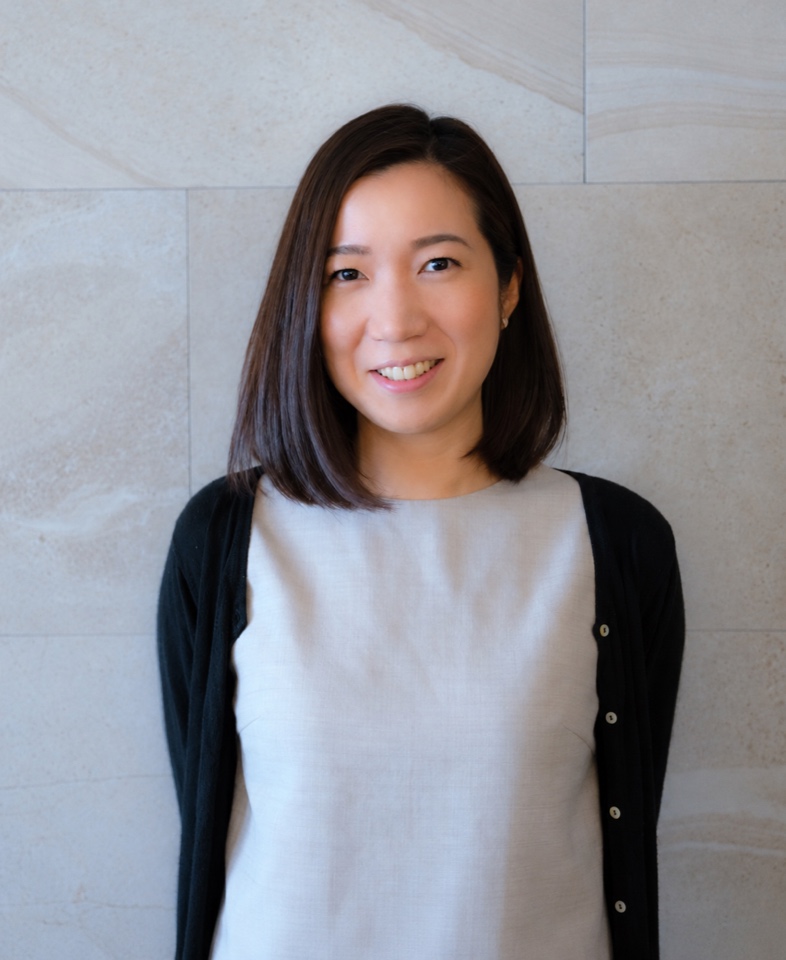 山本 理恵 氏