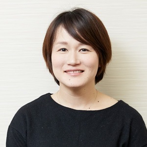 浅見 玲衣 氏