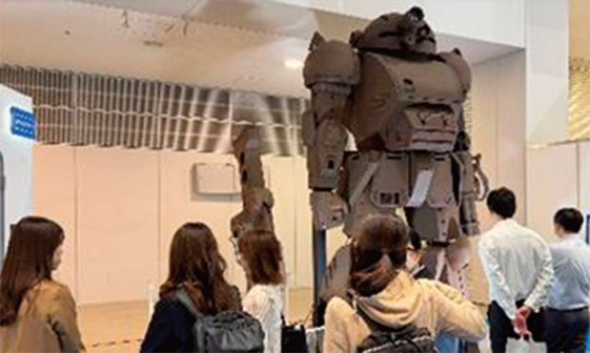 倉田光吾郎　鉄板を加工しながら作り上げたオブジェクト：1/1スコープドッグ